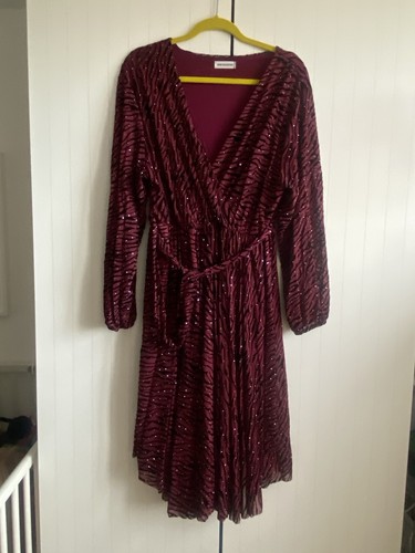 Berry red zebra - red,